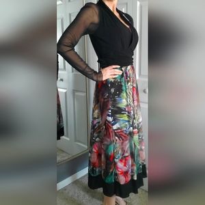 NWT Elana Kattan Long Sleeve Sheer Empire V Neck Dress. Size Large